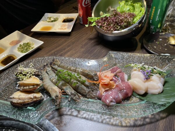 「北海道干貝、極鮮鮑魚、澎湖透抽，每一口都能嚐到大海的鮮甜。」圖/朱立君攝