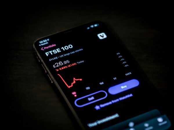 網敲碗配8%！00768B單周吸金4.7億、成交暴衝逾5倍 - https://www.watchmedia01.com