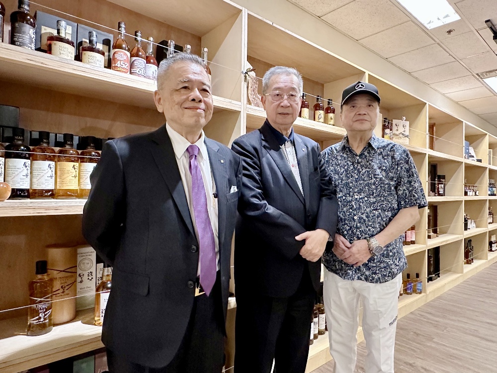 清威酒藏跨界謝義錩神山近作特展   安泰登峰大樓登場