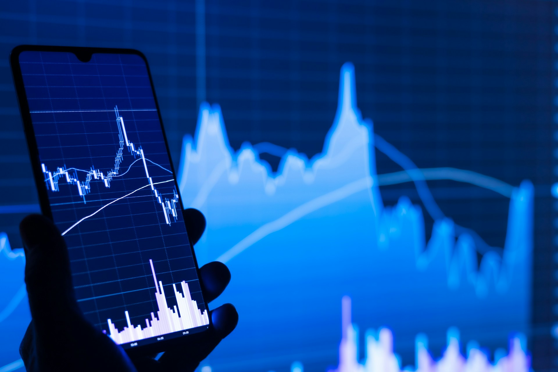 主動債ETF×高股息、台股、海外這樣搭！打造專屬你的投資組合