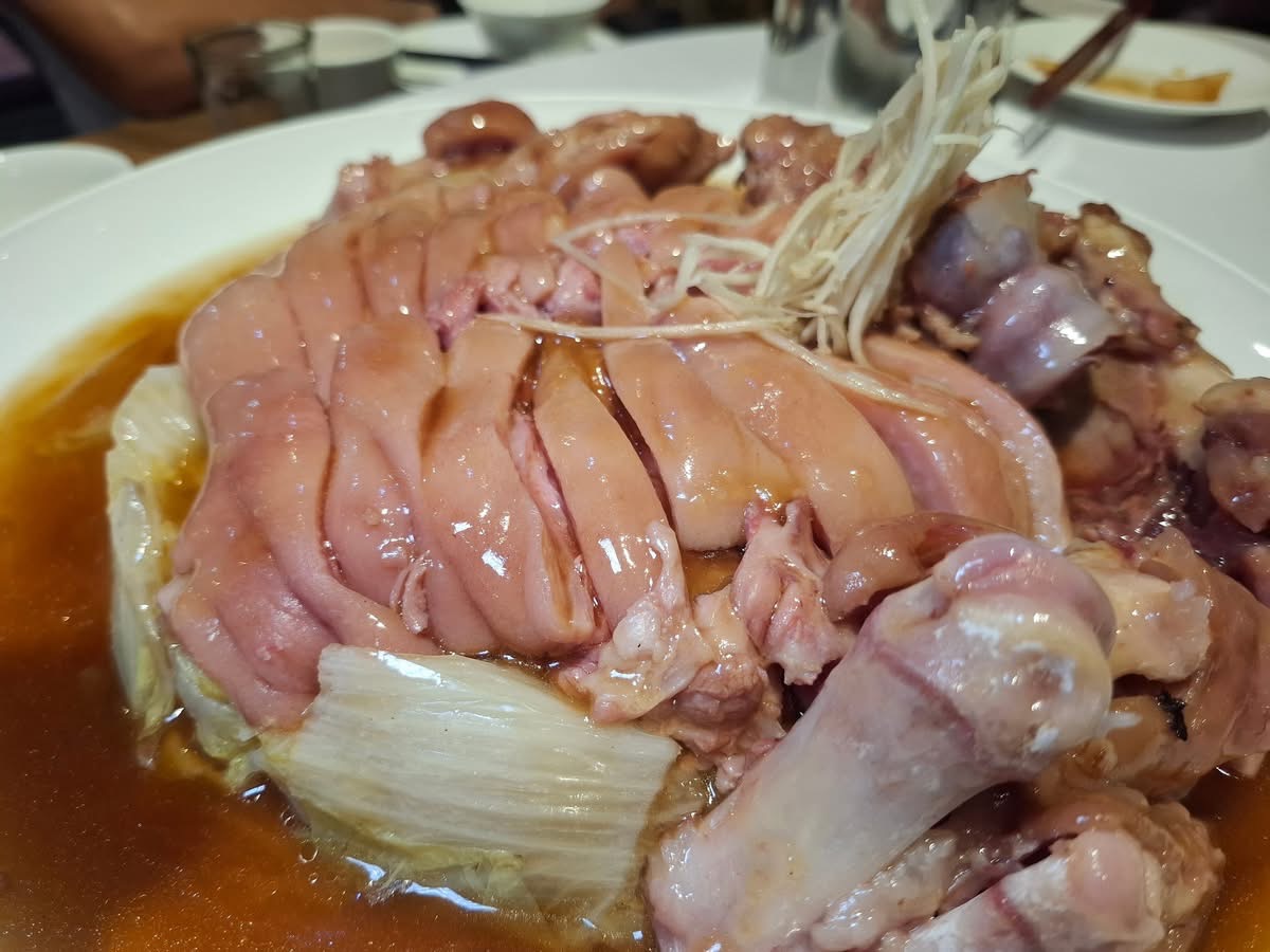 碧海廚房敦北店　巨無霸豬腳與外省菜的經典再現