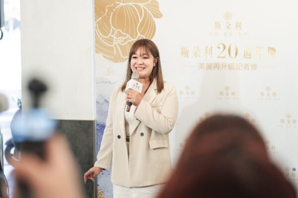 ▲ 斯朵利美甲部代表 Yoyo經理。(圖/斯朵利髮廊提供)