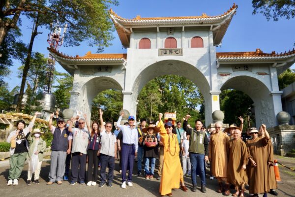 楠西萬佛寺首次舉辦 「萬佛親子健走」活動,親近大自然,也學習宗教文化