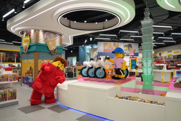 台灣樂高®全台最大授權專賣店LaLaport 南港盛大開幕    樂高迷新據點 - https://www.watchmedia01.com