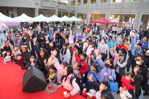 活動現場觀眾踴躍參與。