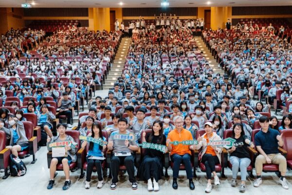 合庫人壽《一五一十好好說・一拍即合爽爽過》校園巡講 校長肯定:「為學生點亮人生下一步」 - https://www.watchmedia01.com