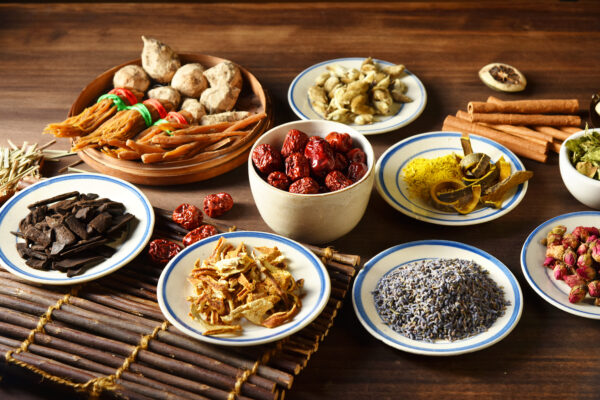 以漢方食材呈現食養日常,呼應天記溫潤與簡單的品牌調性。(圖/天記 TIANCHI、天一藥廠提供)