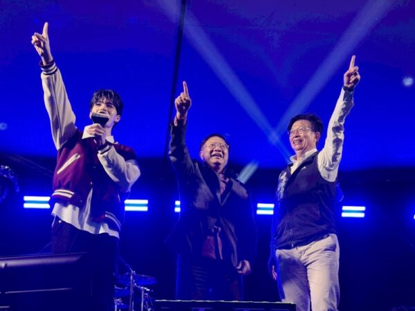 七股鹽山舉辦鹽續幸福・白色聖誕樂曲音樂會 吸引3000人齊聚共賞絢麗煙火 - https://www.watchmedia01.com